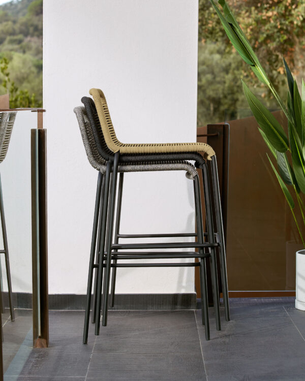 Taburete apilable Lambton de cuerda negro y acero con acabado negro altura 74 cm
