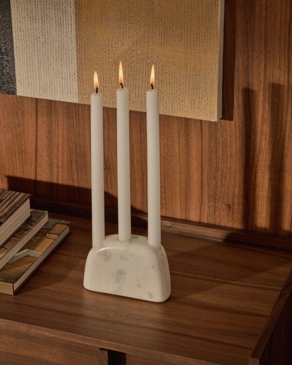 Candelabro mediano Signe de mármol blanco 10 cm