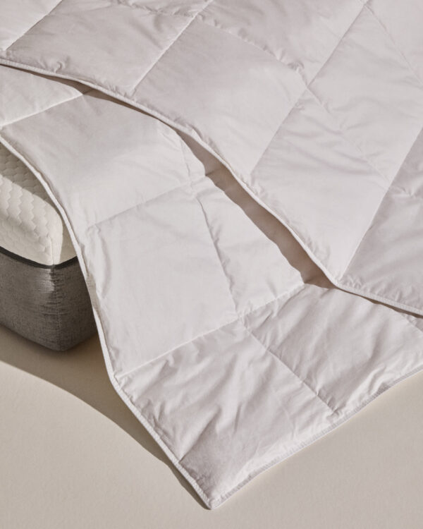 Nórdico Atra de plumón y pluma 190 g/m2 para cama de 80/90 cm hecho en España