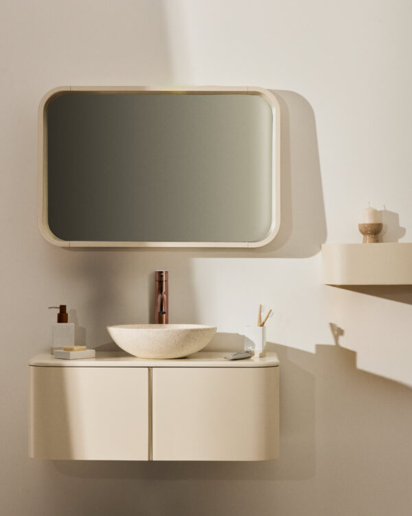 Espejo Salaya de madera contrachapada de fresno con acabado lacado beige 90 x 60 cm