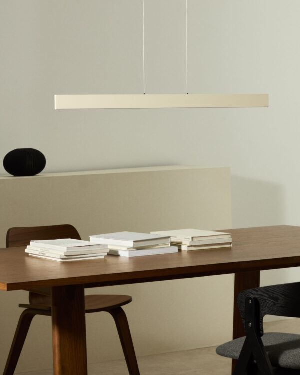 Lámpara de techo Boadella de aluminio con acabado pintado beige