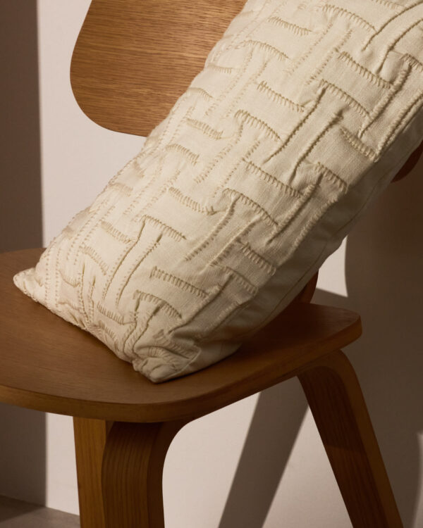 Funda de cojín Lir de algodón bordado beige 30 x 50 cm