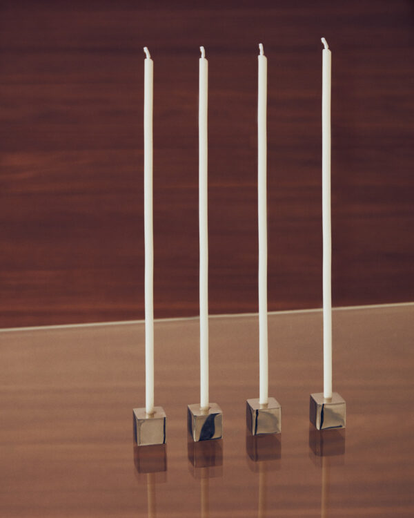 Set Acadia de 4 candelabros de acero inoxidable con acabado plateado brillante