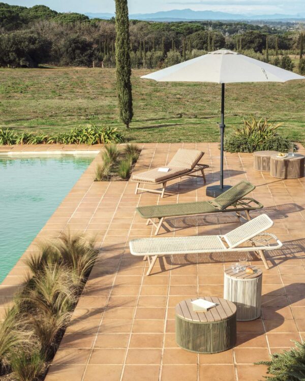 Tumbona Dandara de acero, cuerda verde y patas de madera maciza de acacia FSC 100%