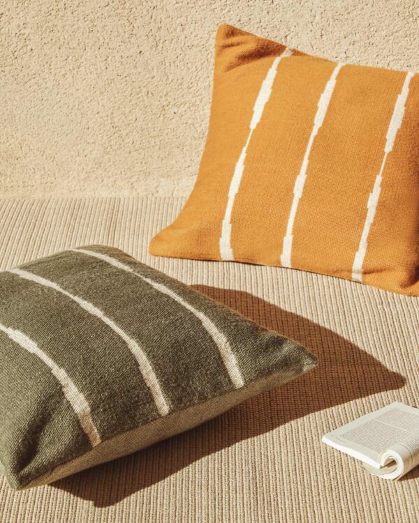 Funda de cojín de suelo Daila con gráfico Ikat 100% PET naranja 70 x 70 cm