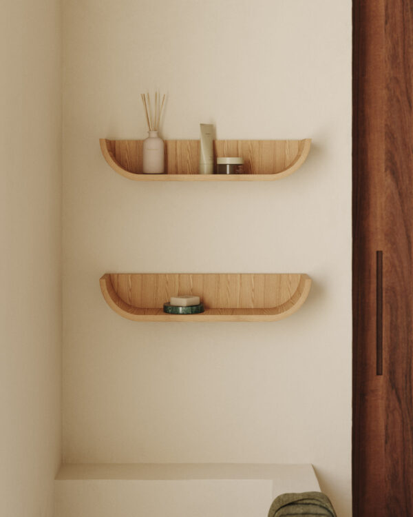 Estante Salaya de madera contrachapada de fresno con acabado natural 60 x 12 cm