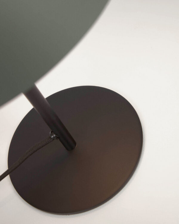 Lámpara de mesa Aleyla de metal con acabado verde