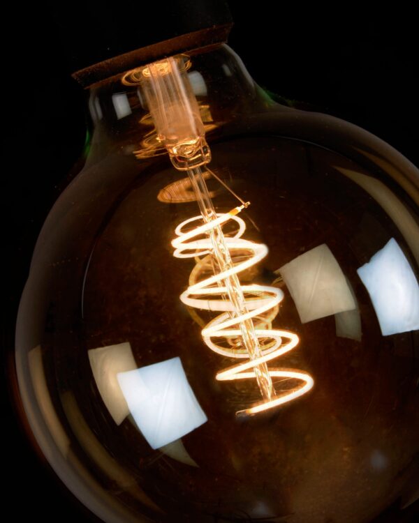 Bombilla LED Bulb E27 de 4W y 80 mm luz cálida
