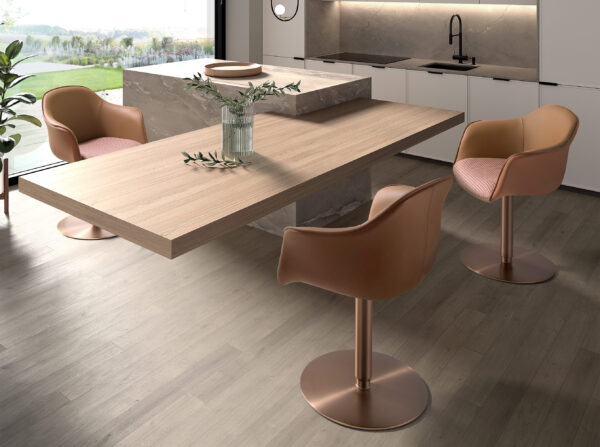 Silla giratoria tela marrón terracota y beige y polipiel marrón
