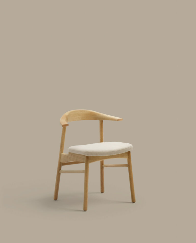 Silla desenfundable Timons de madera maciza de roble con acabado natural FSC Mix Credit