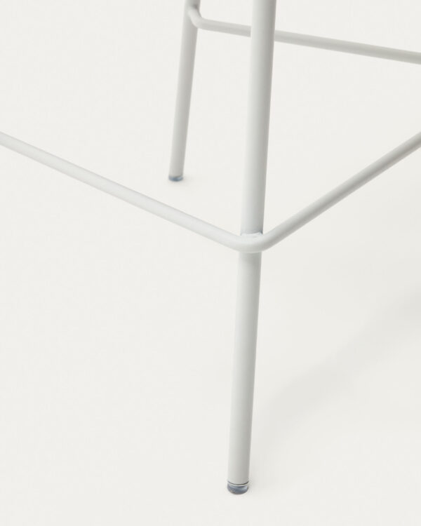 Taburete Zunilda de chenilla beige y acero con acabado blanco mate altura 65 cm FSC 100%