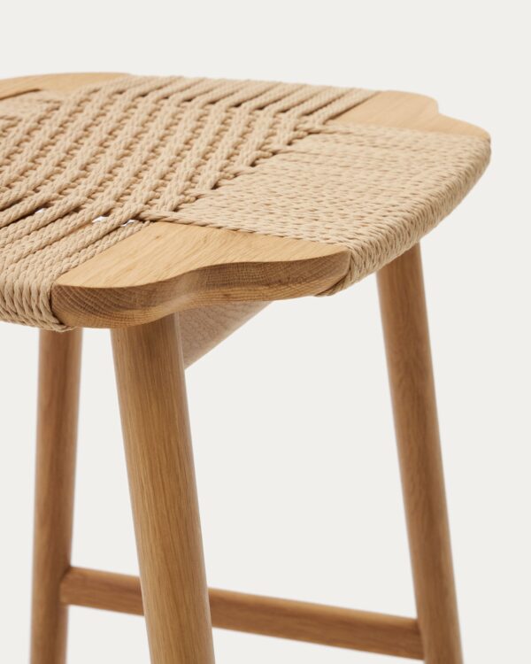 Taburete Enit de cuerda papel beige y madera maciza de roble acabado natural 65cm FSC Mix