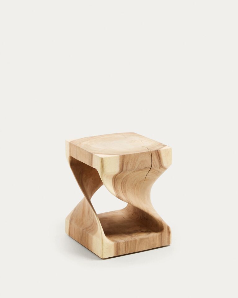 Mesa auxiliar Hakon de madera maciza de mungur con interior tallado 30 x 30 cm