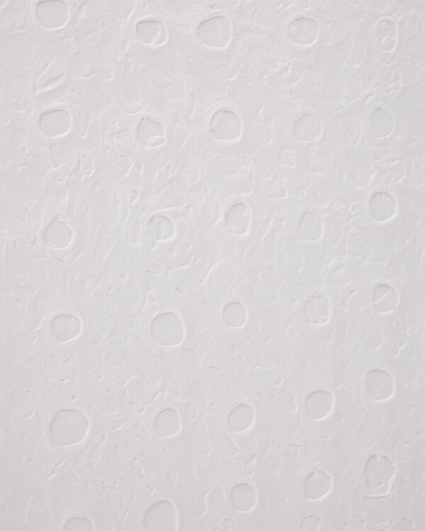 Cuadro abstracto Olvin de papel reciclado blanco con relieves hechos a mano 104 x 124 cm