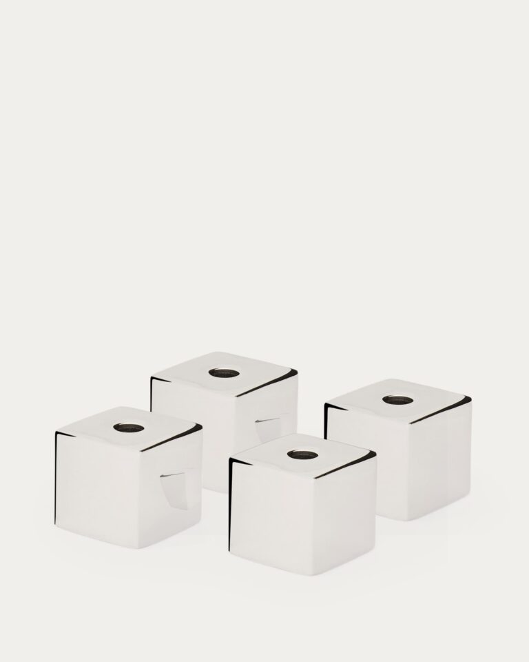 Set Acadia de 4 candelabros de acero inoxidable con acabado plateado brillante