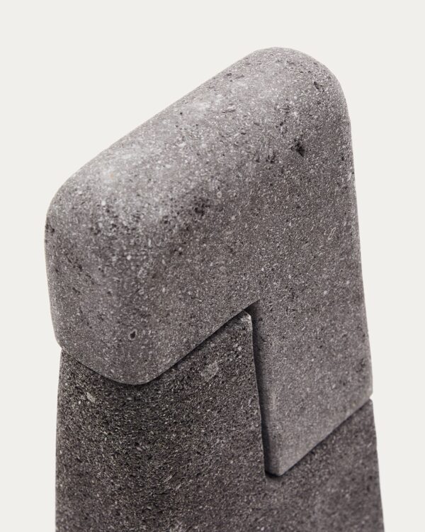 Escultura Sipa de piedra con acabado natural 30 cm