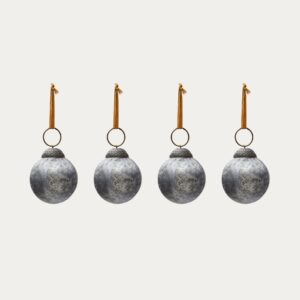 Set Blama de 4 bolas colgantes decorativas de vidrio reciclado plateado Ø 6 cm