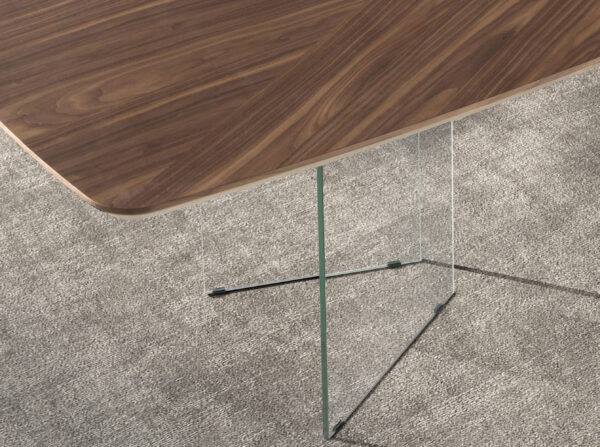 Mesa comedor ovalada barril nogal y cristal templado