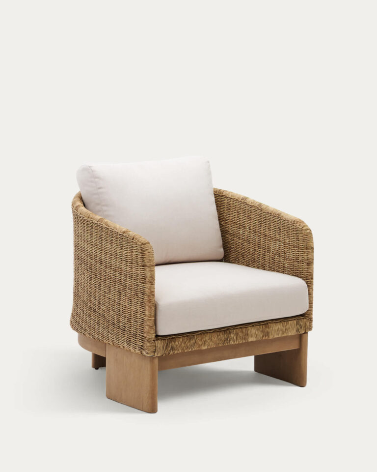 Butaca Xoriguer de ratán sintético y madera maciza de eucalipto FSC 100%