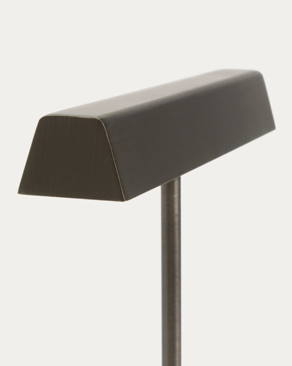 Lámpara de mesa Lynor de metal cepillado con base de mármol negro
