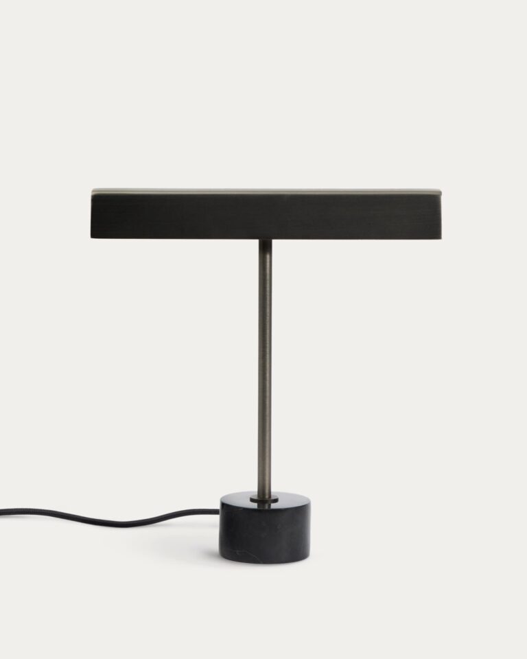 Lámpara de mesa Lynor de metal cepillado con base de mármol negro