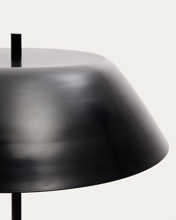 Lámpara de pie Sayra de mármol negro y metal con acabado pintado negro