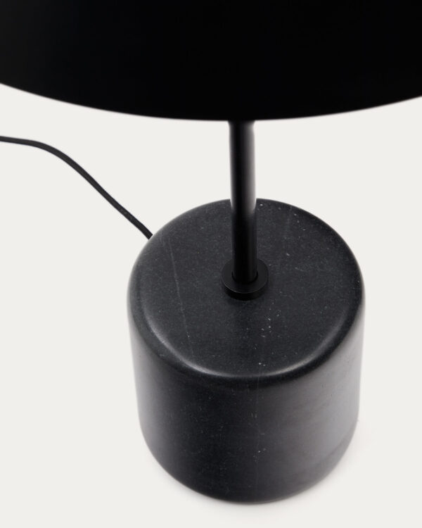 Lámpara de mesa Sayra de mármol negro y metal con acabado pintado negro