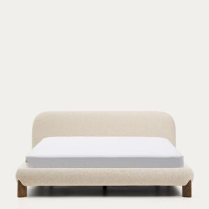 Cama desenfundable Odina bouclé crudo y patas de madera maciza de fresno con acabado tono