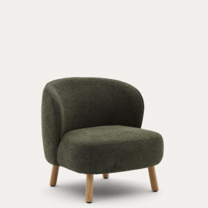 Butaca Ulit de chenilla verde y patas de madera maciza de haya acabado natural
