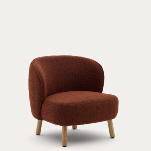 Butaca Ulit de borreguito terracota y patas de madera maciza de haya acabado natural