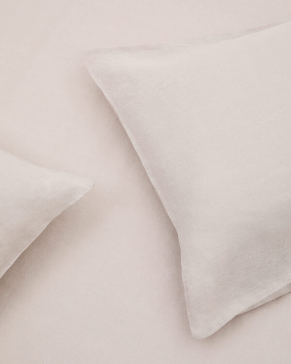 Sábana bajera ajustable Simmel de mezcla de lino color crudo para cama de 160 cm