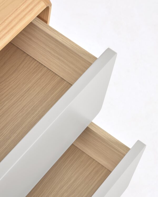 Mesita de noche Anielle de madera maciza y chapa de fresno 50 x 58,4 cm
