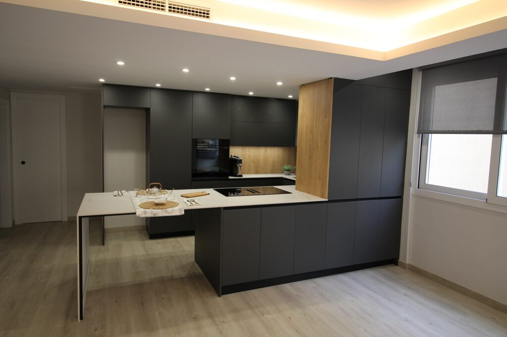 Cocina negra con isla